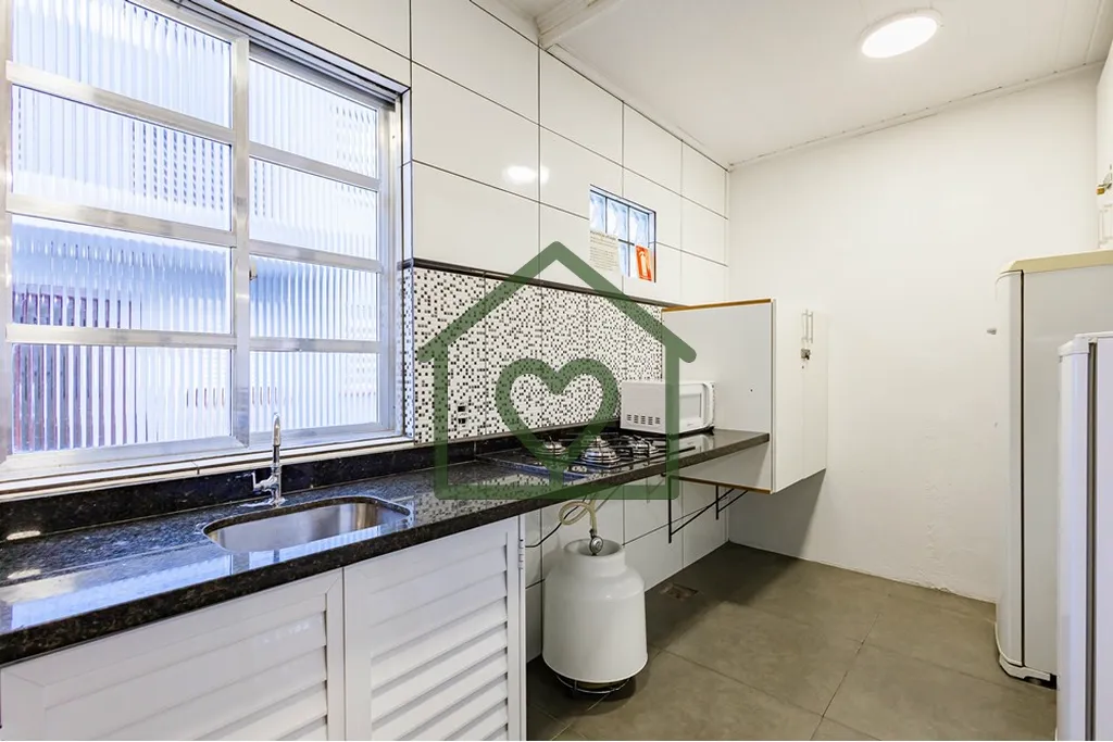 Imagem Descubra o seu novo lar no coração de Porto Alegre. Este aconchegante apartamento está localizado...