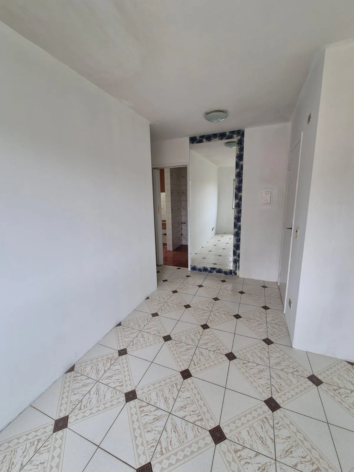 Imagem VENDO AMPLO APARTAMENTO DE 02 DORMITÓRIOS NO BAIRRO JARDIM ORLY!