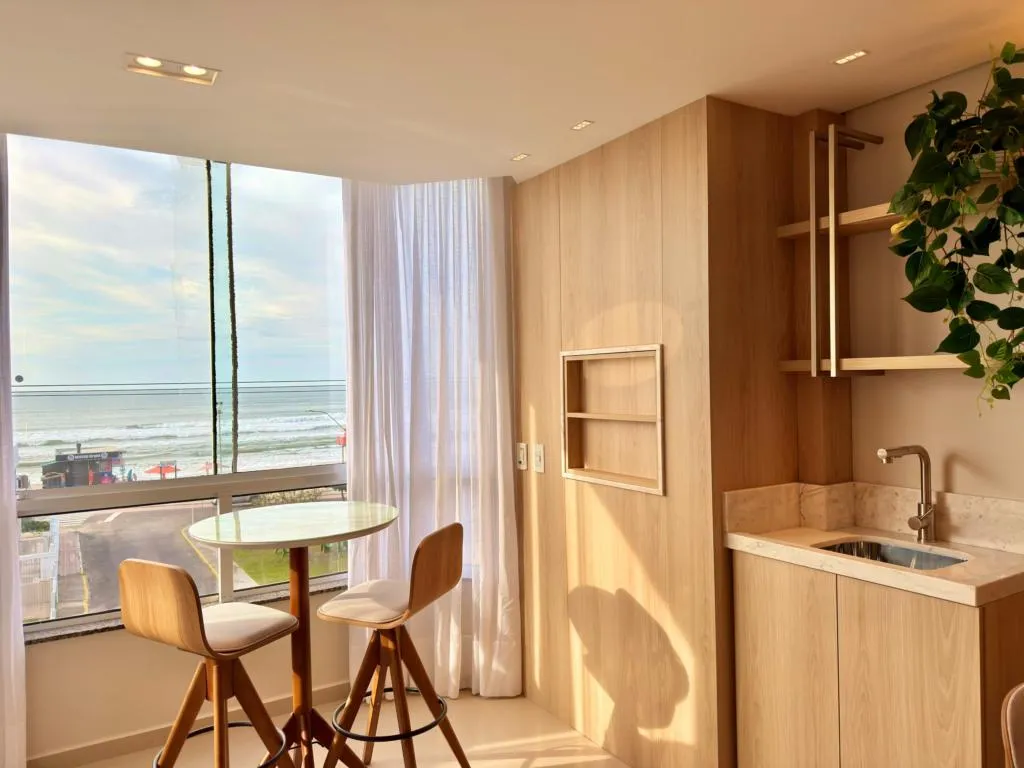 Foto do imóvel: Apartamento 2 Dormitórios - Bairro Zona Nova em Avenida Beira Mar