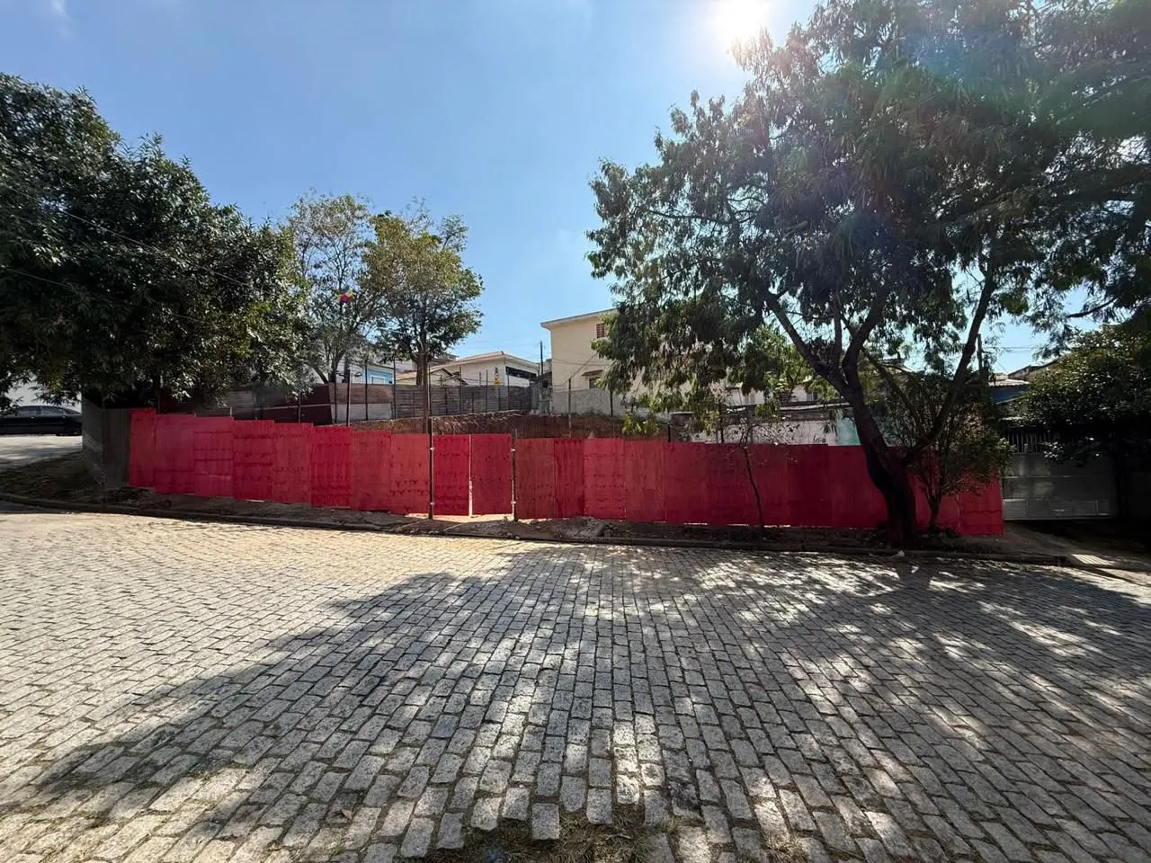 Imagem VENDO EXCELENTE TERRENO NO BAIRRO JARDIM UBIRAJARA!