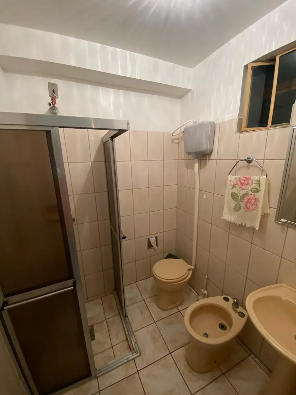 Imagem Ótima casa de dois pavimentos localizada no Bairro Restinga
