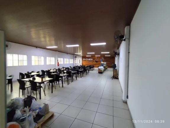 Imagem Galpão com 650m2 para locação em Barueri - SP.