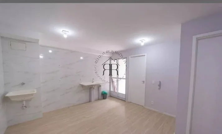 Imagem Este encantador apartamento está localizado na vibrante cidade de São Paulo, oferecendo uma combin...