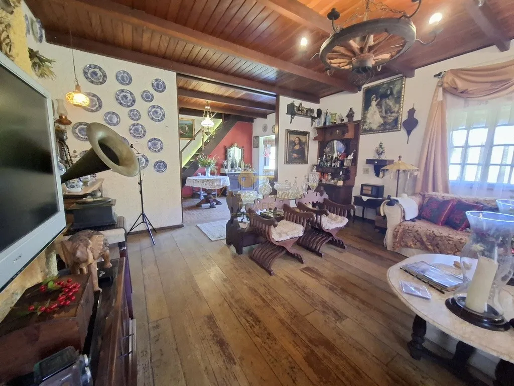 Imagem Casa para Venda em Teresópolis / RJ no bairro Albuquerque
