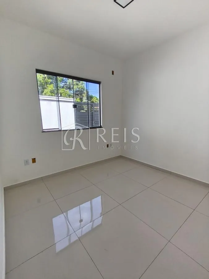 Imagem Casa para Venda em Rio das Ostras, Chácara Mariléa, 3 dormitórios, 1 suíte, 2 banheiros, 2 vagas