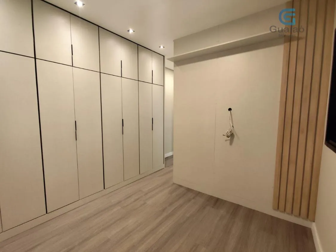Imagem Vendo Maravilhosa Cobertura Penthouse, 03 Dormitórios com Vista para a praia, 01 suíte, 03 Vagas de Garagem Paralelas, Home Office, Condomínio com Lazer Completo, Pompéia, Santos.