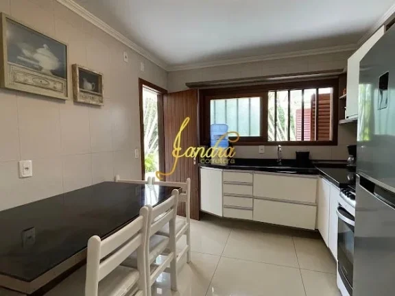 Imagem Casa no Centro de Xangri-la com 03 dormitórios com piscina