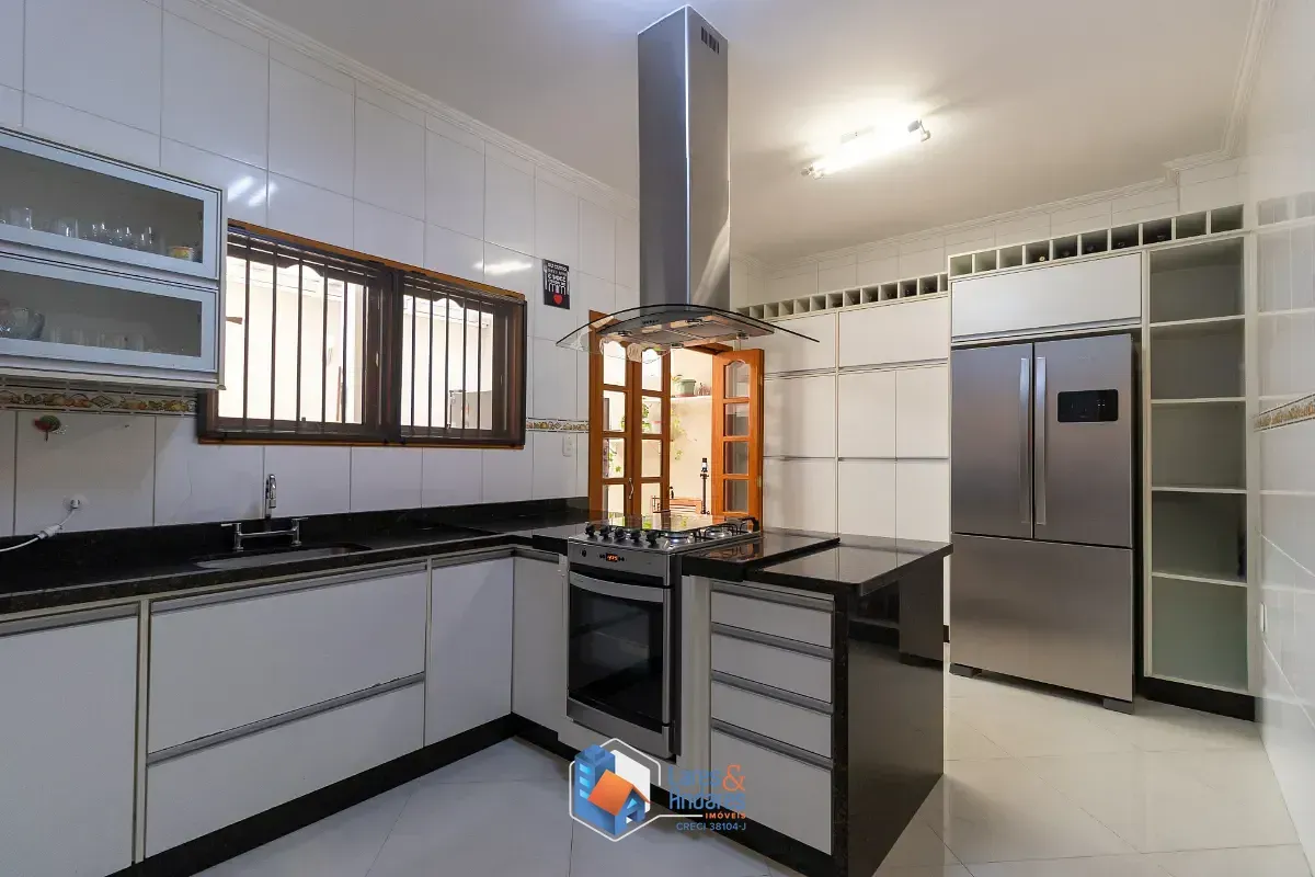 Imagem Sobrado para venda em Vila Clementino com 3 quartos, sendo 3 suítes, 241m²