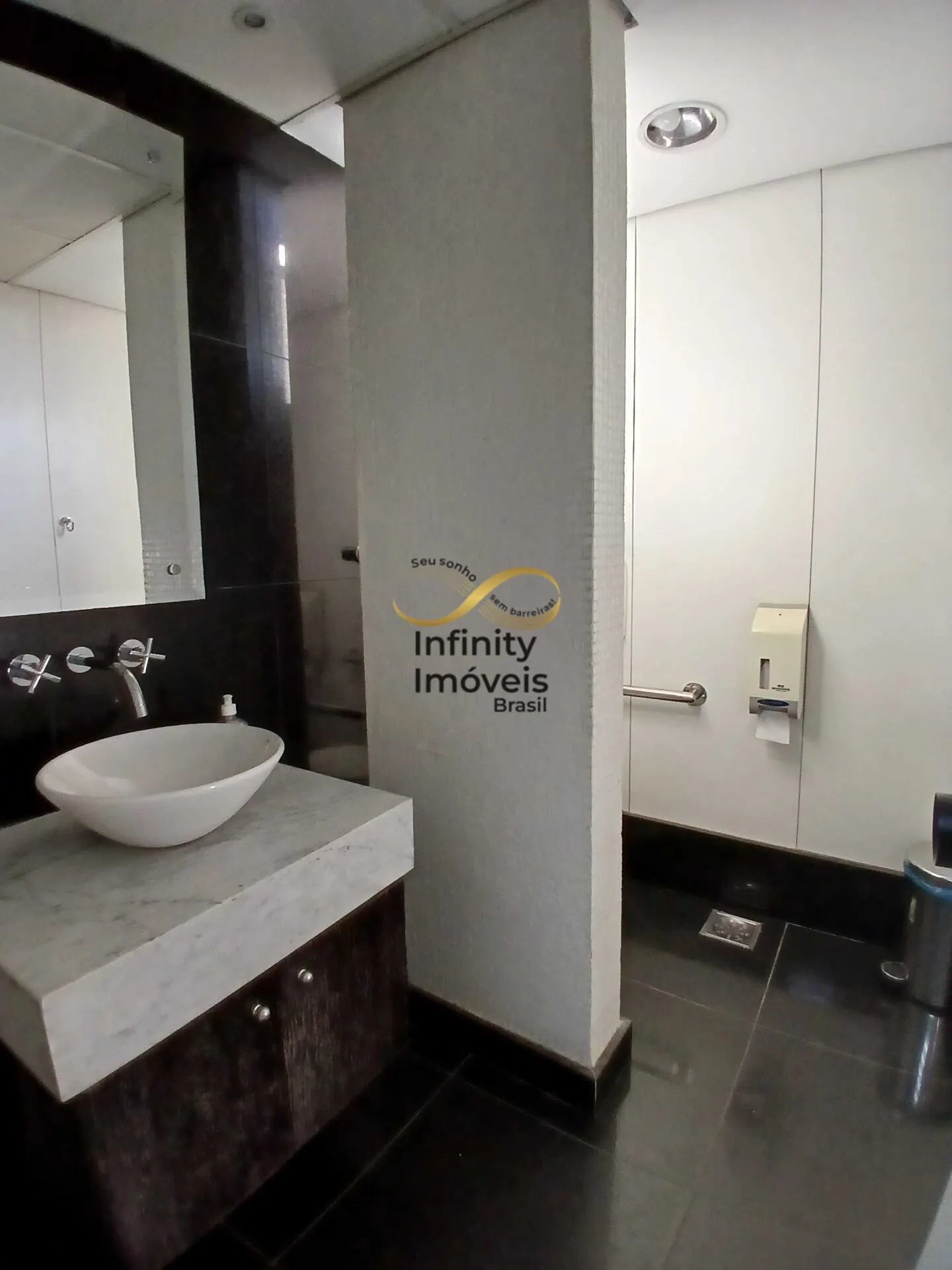 Imagem Sala comercial à venda no bairro Savassi - Belo Horizonte/MG