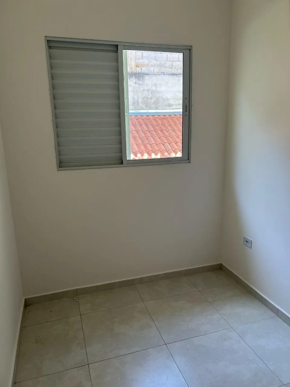 Imagem Sobrado Frontal para Locação na Cidade Líder - Excelente Custo-Benefício