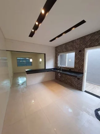 Imagem Casa com 2 dormitórios à venda, 74 m² por R$ 470.000,00 - Caiçara - Praia Grande/SP