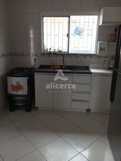 Imagem Casa à venda com 2 quartos , 70m² em Forquilhas São José