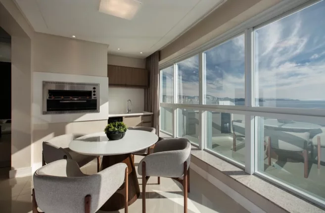 Foto do imóvel Apartamento Frente Mar para Venda em Balneário Camboriú, CENTRO, 3 dormitórios, 3 suítes, 4 banheiros, 6 vagas em Avenida Atlântica