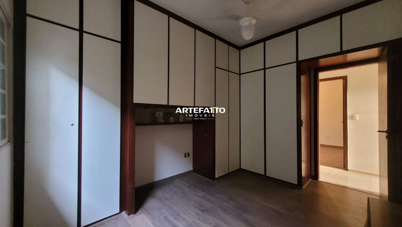 Imagem Casa com 3 dormitórios no bairro Vila Marta