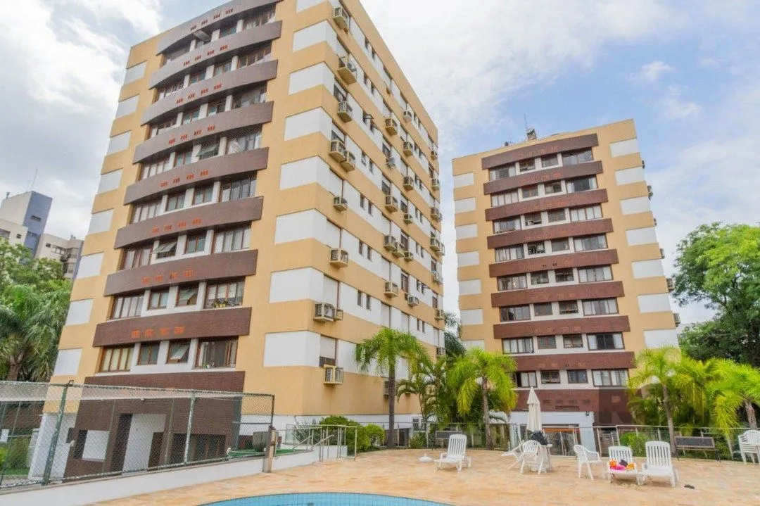 Imagem Ótimo apartamento, reformado , dois dormitórios e uma suíte, vaga escriturada.