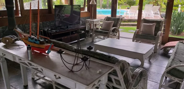 Imagem Linda casa em condomínio Fechado - Bairro Horto