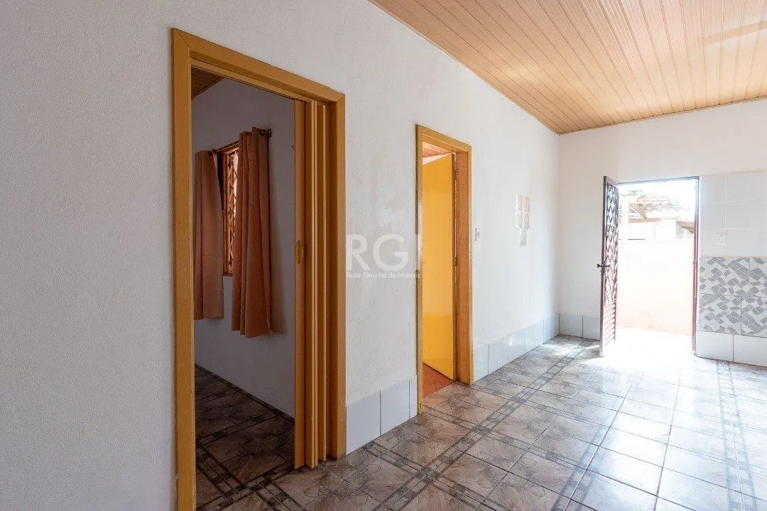 Imagem Casa para Venda - 50m², 2 dormitórios, 1 vaga - Cavalhada