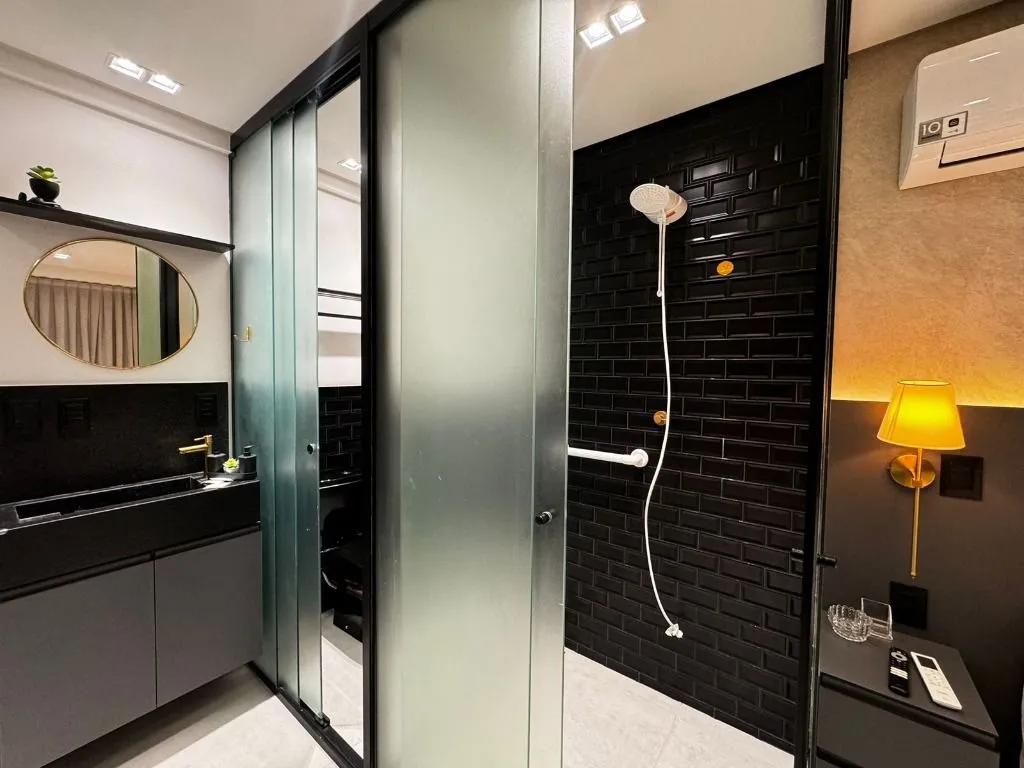 Imagem Loft moderno no Bessa, a 50m do mar, com suíte climatizada, coworking, piscina e segurança 24h.
