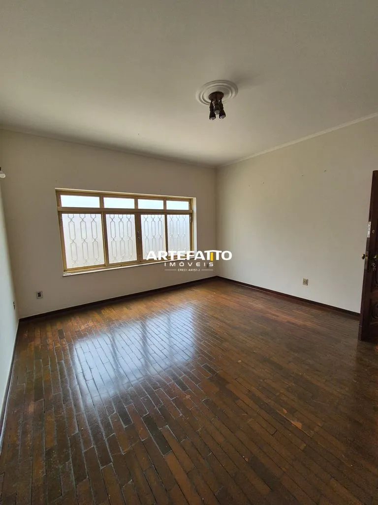 Imagem Casa com 4 dormitórios no bairro Vila Allan Kardec