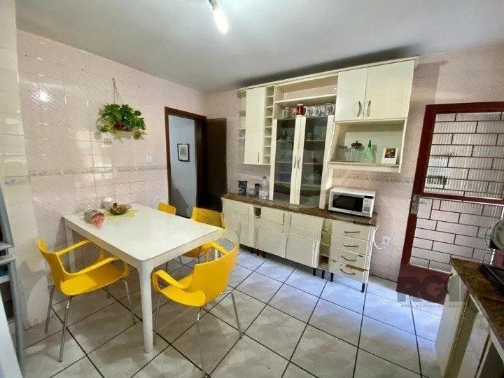 Imagem Sobrado para Venda - 169.4m², 3 dormitórios, sendo 1 suites, Cidade Baixa