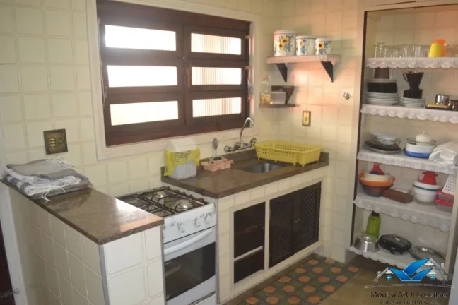 Imagem Livre para Ano Novo, de 2023 Casa de esquina na Praia das Toninhas com 3 suites e Churrasqueira.