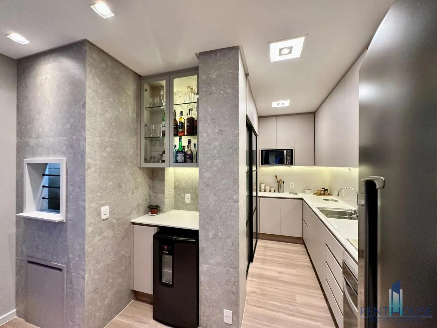 Imagem Cobertura Duplex para Venda em Balneário Camboriú, CENTRO, 4 dormitórios, 4 suítes, 5 banheiros, 3 vagas