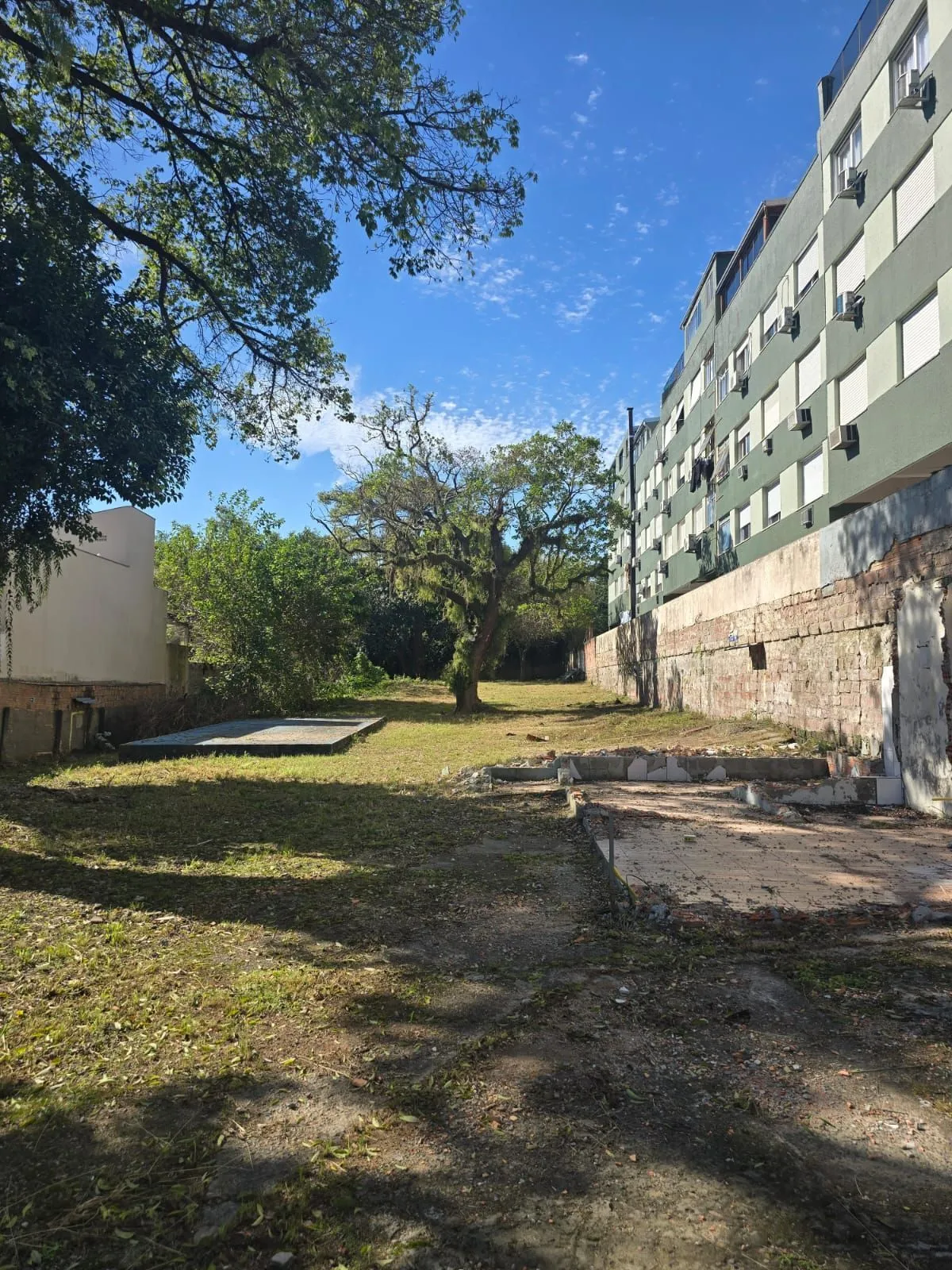 Imagem Terreno desocupado, localizado na Rua Doutor Campos Velho