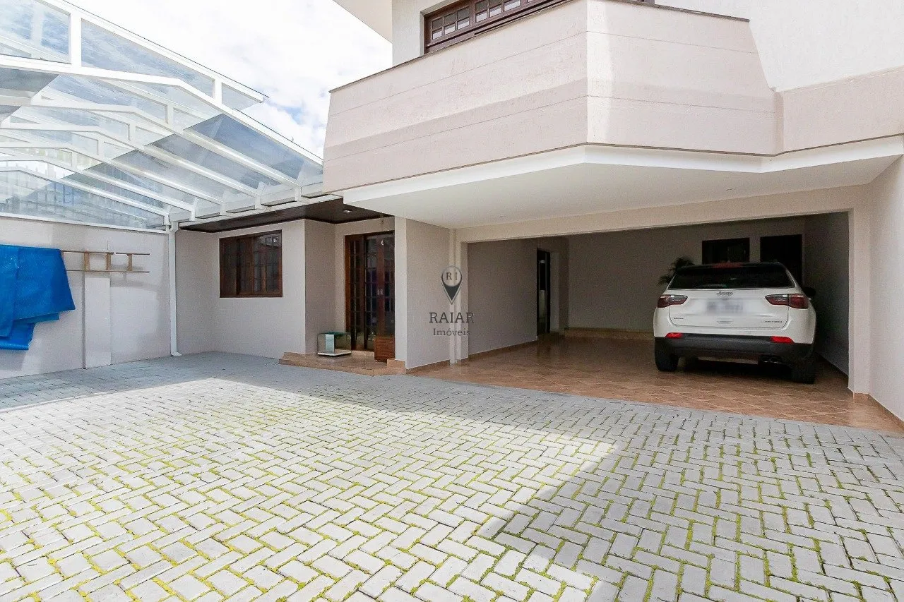 Imagem Casa de Alto Padrão "Mobiliada"

Com quatro quartos, duas suítes com hidro, espaço gourmet, acade...
