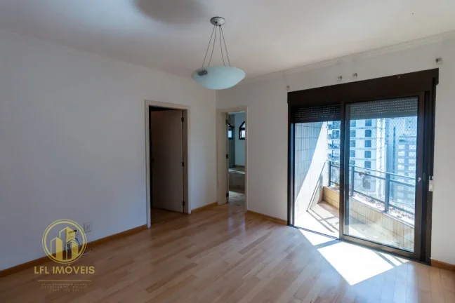 Imagem Muito espaço e privacidade no coração do Itaim Bibi: apartamento para locação, com 3 dormitórios e 3 vagas.