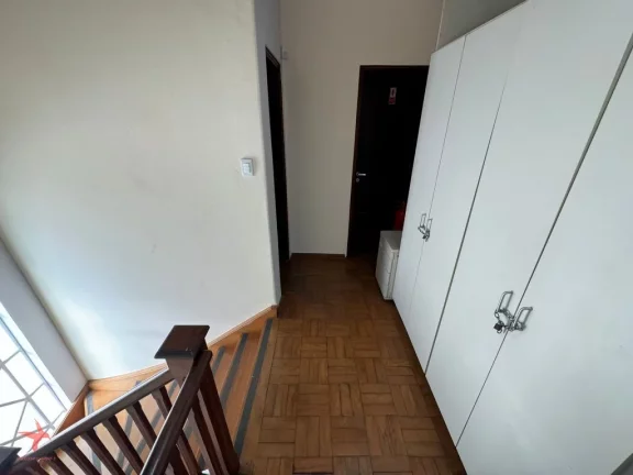 Imagem Imperdível Sobrado Comercial na Vila Madalena - São Paulo-SP: 7 Quartos, 2 Salas, 3 Banheiros, 3 Vagas, 170m². Venha Conferir!