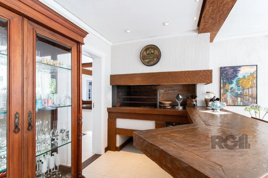 Imagem Casa para venda - 321m² - 4 suítes - Chapéu do Sol