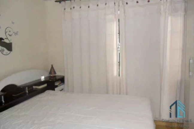 Imagem Sobrado em condomínio, 04 quartos c/suíte no Xaxim em Curitiba PR