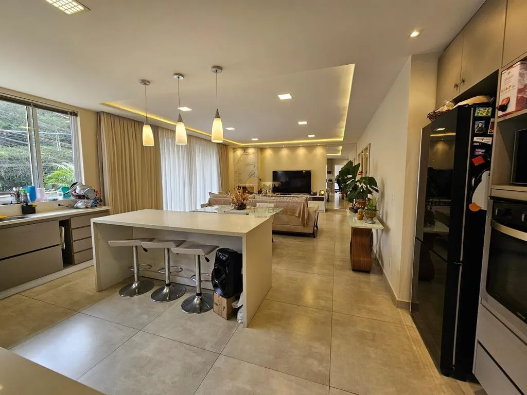 Imagem Casa para Venda em Teresópolis / RJ no bairro Panorama