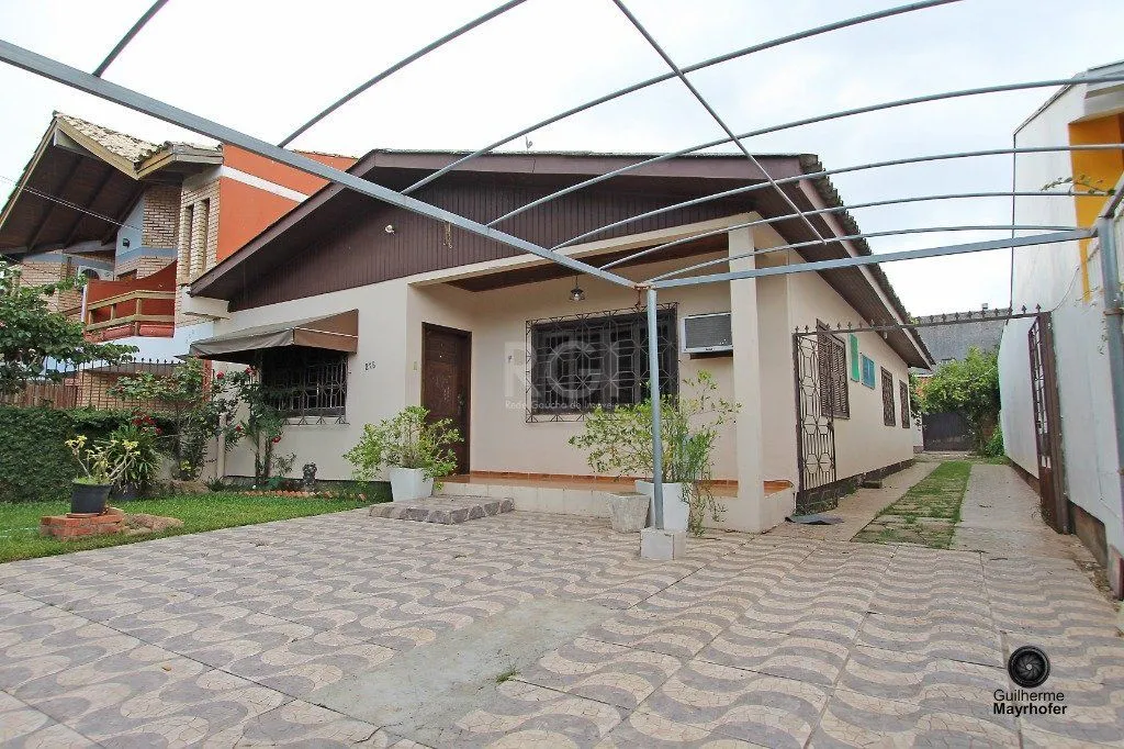 Imagem Casa para Venda - 177.58m², 3 dormitórios, sendo 1 suites, 4 vagas - Guarujá