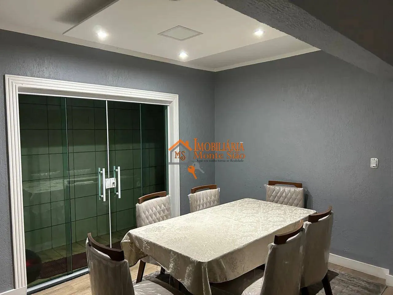 Foto do imóvel Sobrado com 3 dormitórios à venda, 352 m² por R$ 585.000,00 - Jardim Presidente Dutra - Guarulhos/SP