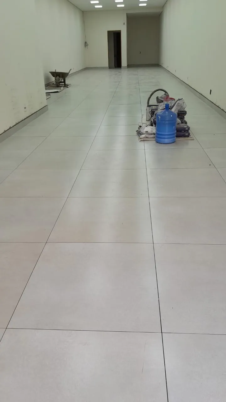 Imagem Salão Comercial para Locação em Sorocaba-SP, Bairro Parque São Bento: 1 Sala, 2 Banheiros, 120m²!