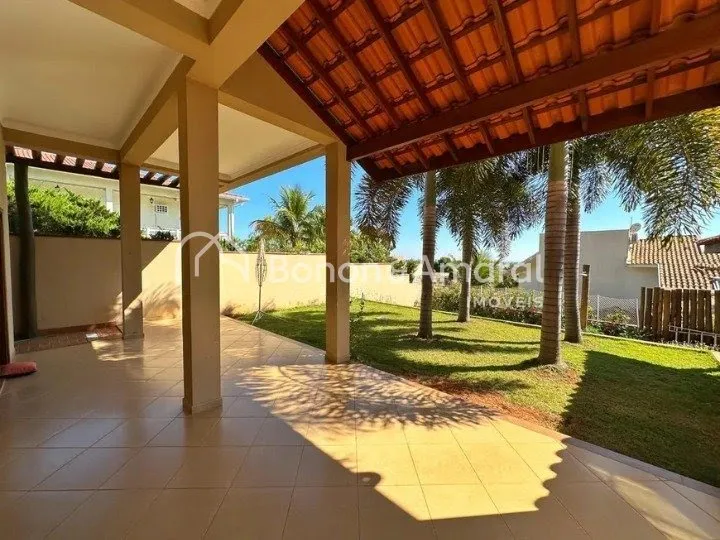 Imagem Casa de Condomínio com 274 m² e 4 Quartos, em Sousas - Campinas/SP