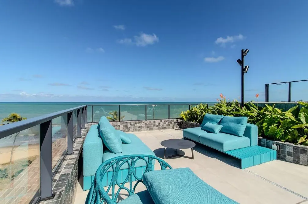 Imagem Flat beira-mar no Bessa com vista definitiva para o mar, rooftop com piscina e estrutura completa. Ideal para investir ou morar.
