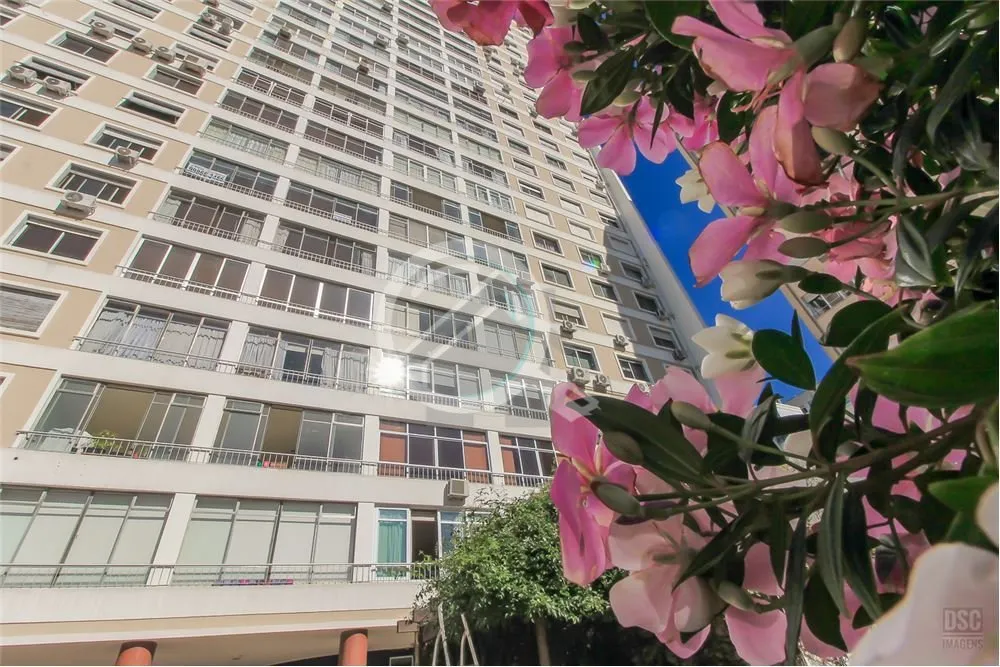 Imagem APARTAMENTO CENTRO HISTÓRICO , 4DORMITÓRIOS COM VAGA DE GARAGEM! Dificilmente quem é de Porto Ale...