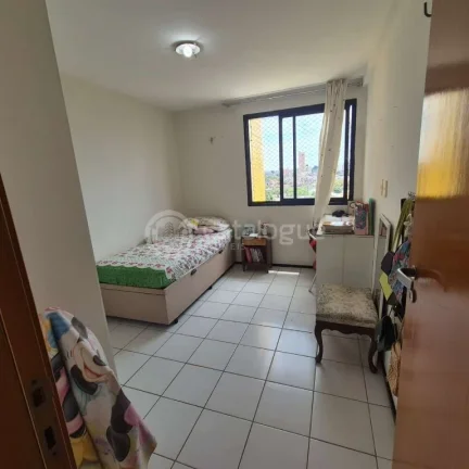 Imagem Vendo apartamento no Ed.Mirante da Praia com 3 quartos sendo 1 suite, mais Dce, 2 vagas condominio completo