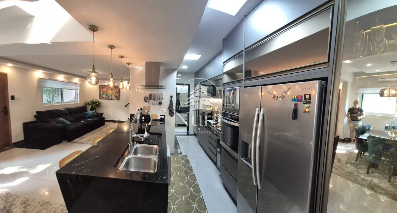 Imagem Sobrado de 2 quartos, 156m² no bairro Embaré, em Santos