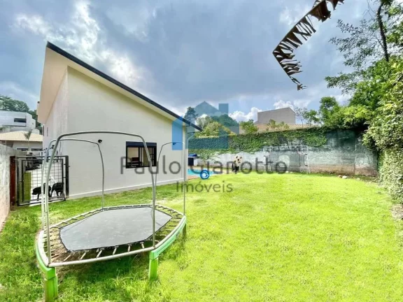 Imagem Casa Nova e Térrea no Centro da Granja Viana