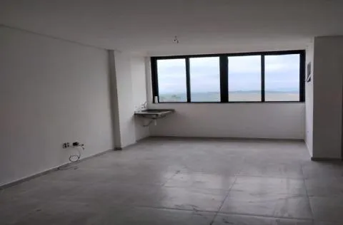 Imagem LOCAÇÃO DE SALA COMERCIAL NO CENTRO DE ARUJÁ/SP, OPORTUNIDADE com 42m². CONSULTE-NOS.