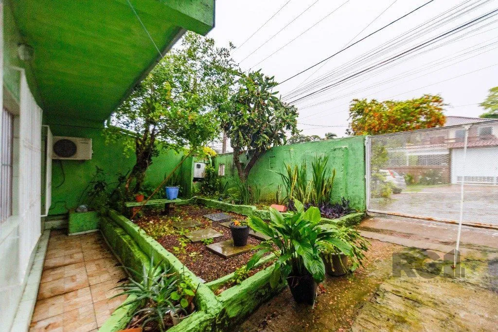 Imagem Casa de 4 Dormitório(s) Bairro Nonoai - Porto Alegre