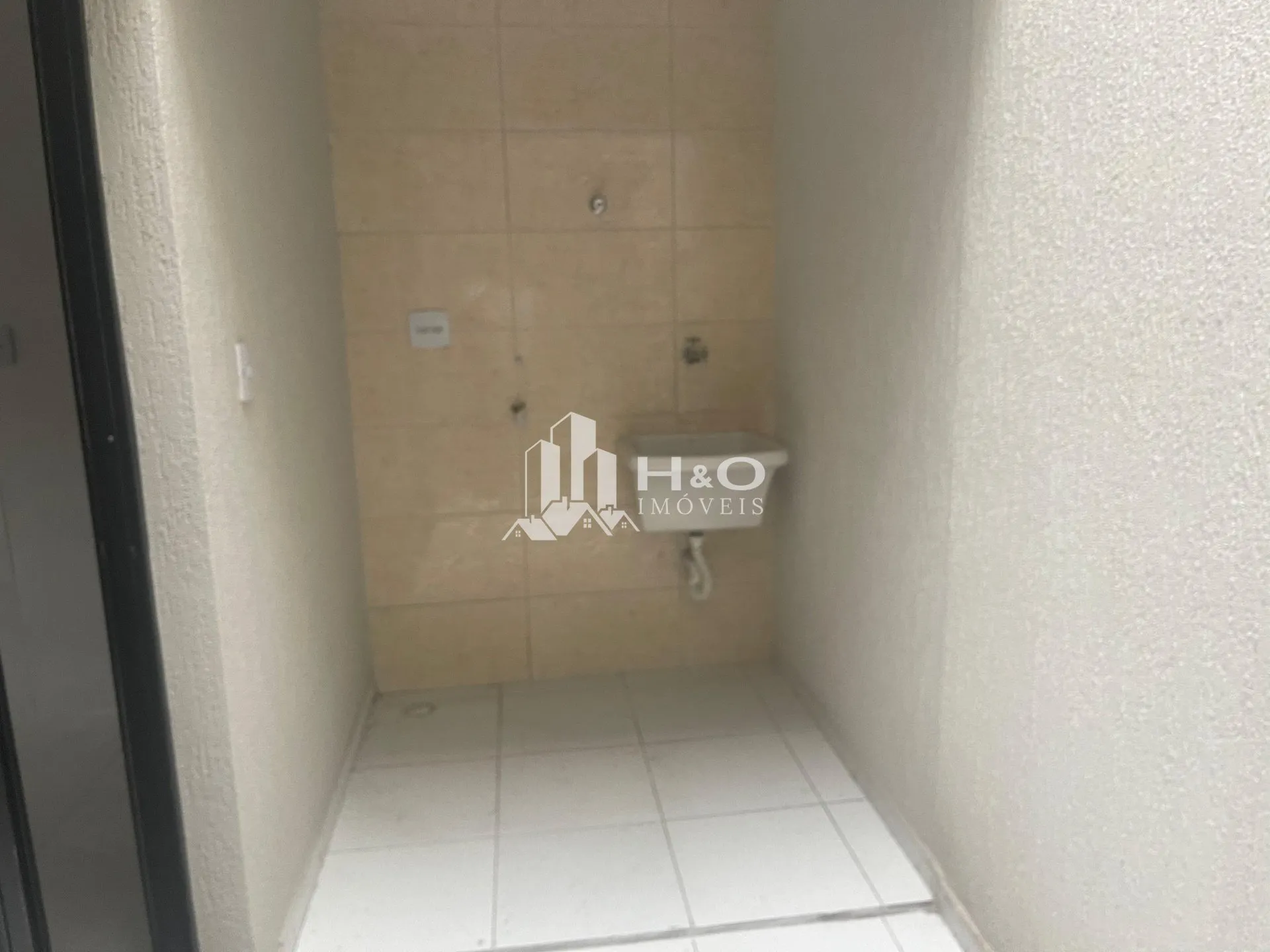 Imagem Oportunidade. Sobrado à Venda em São Miguel Paulista - 2 Suítes, Sacada, Financiamento pelo Minha Casa Minha Vida
