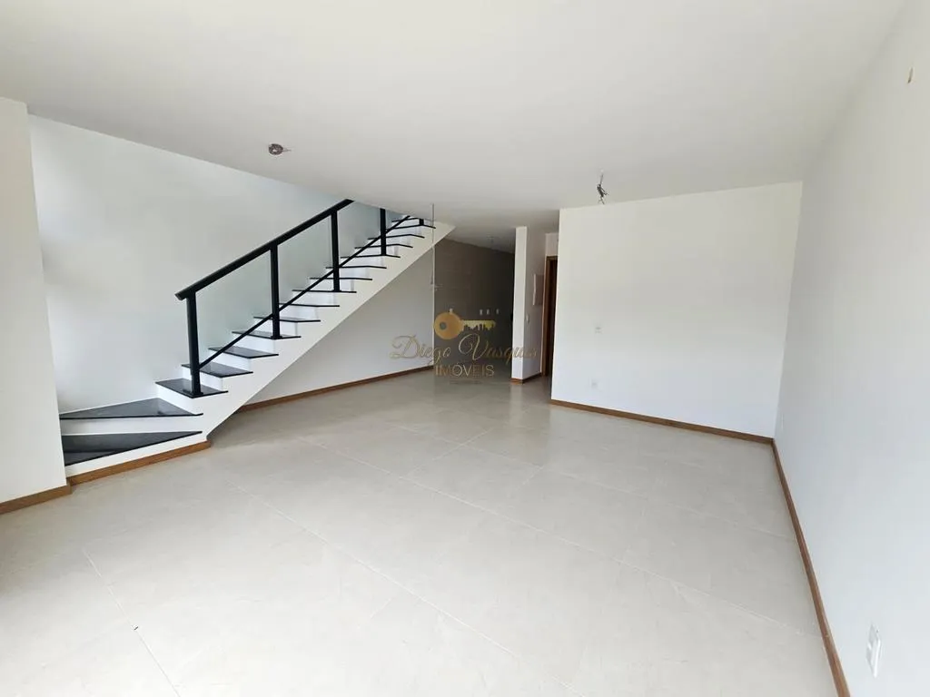 Imagem Casa em Condomínio para Venda em Teresópolis / RJ no bairro Golfe