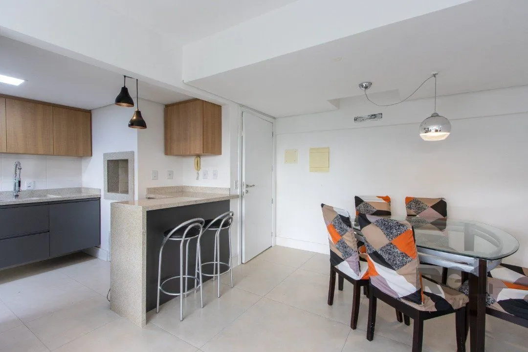 Imagem Apartamento para Venda - 71m², 2 dormitórios, sendo 1 suites, 2 vagas - Camaquã