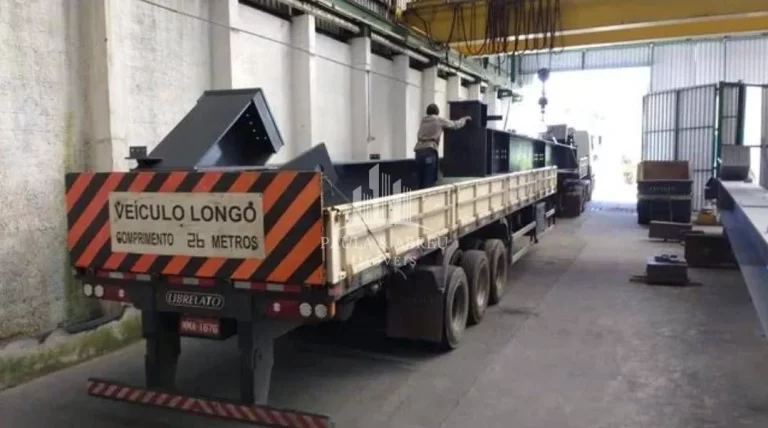 Imagem Vende ou Aluga Galpão Comercial com 3.500m², Zona Mista e Urbana, Ponte Rolante 20, 10 e 3 TON. Pé direito 8 mts em Rio Grande da Serra-SP