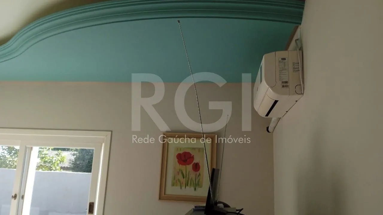 Imagem Casa para Venda - 90m², 3 dormitórios, 4 vagas - Maria Regina