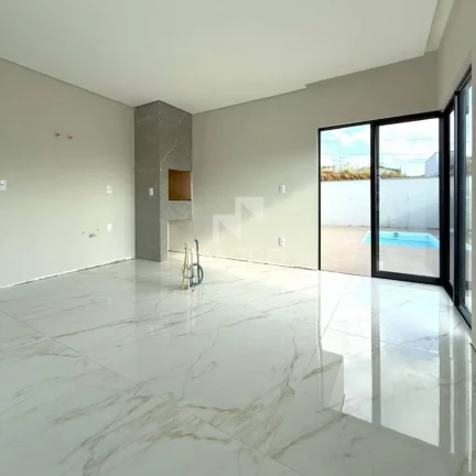 Imagem Casa Estilo Clássica | Lot. Montreal | Três Rios do Norte | 3 quartos (1 suíte + 2 demi) | 152m²